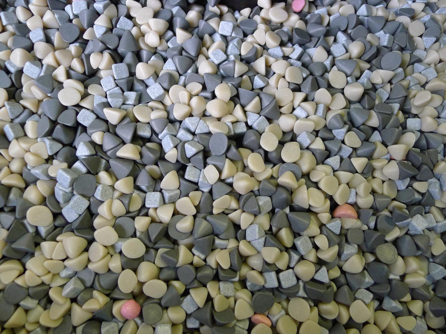 Small drumming stones